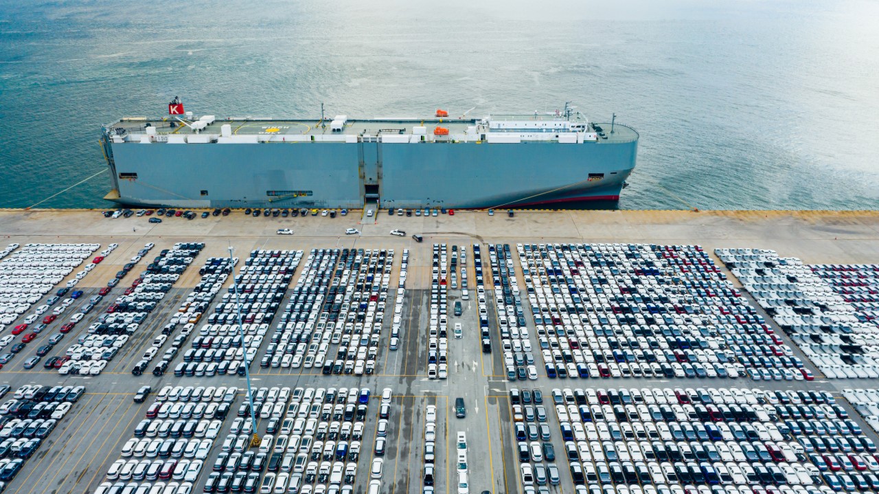 Shipping Analytics background